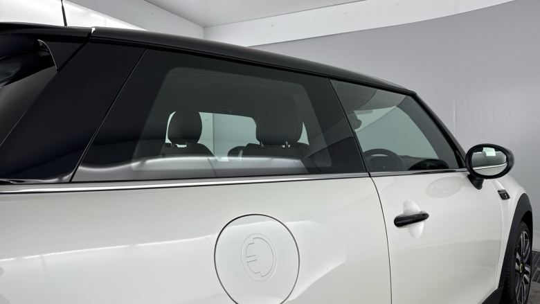 MINI Hatchback 135kW Cooper S Level 2 33kWh 3dr Auto Electric Hatchback